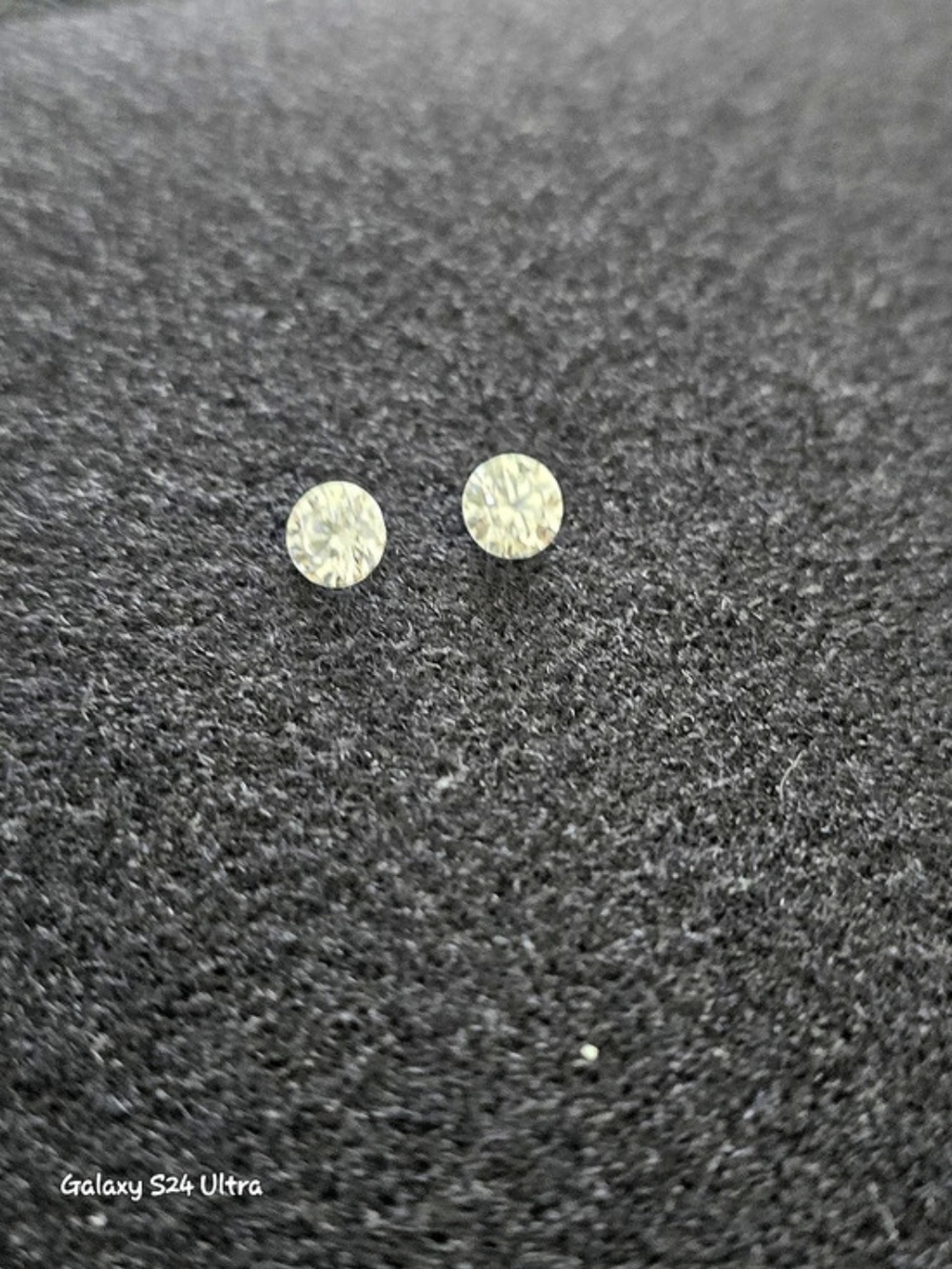 Loose Moissanite stud earrings Clear